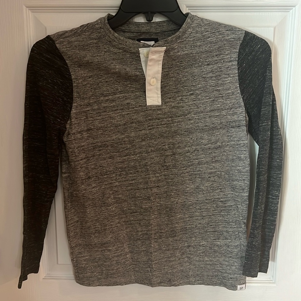 Gap kids. Boys long sleeve shirt size large in grey like new